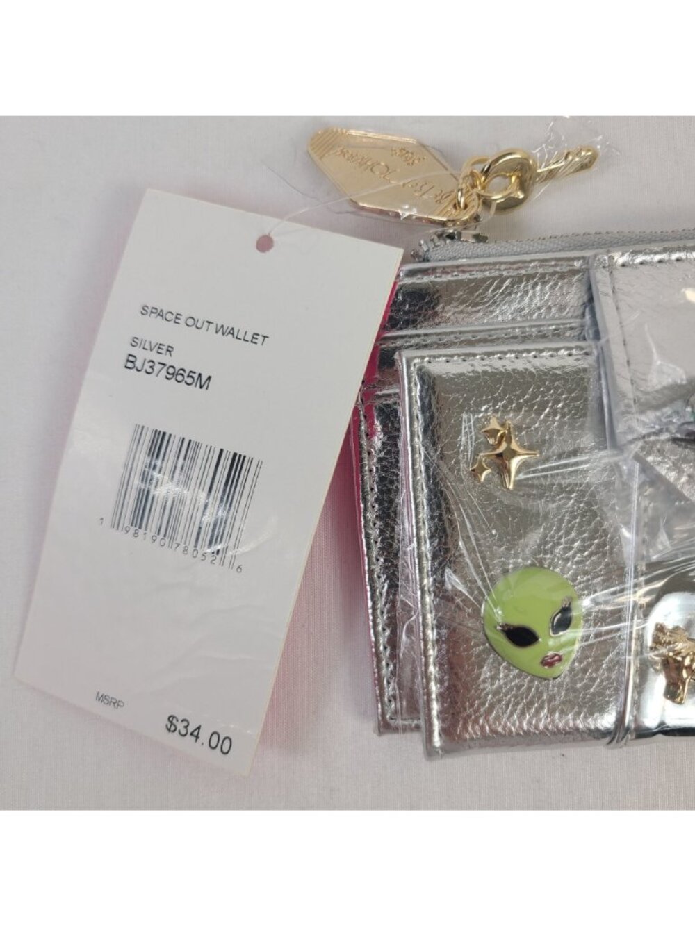 Betsey Johnson Silver Space Out Wallet Alien & Star Charms Keychain ID Holder - Picture 2 of 5